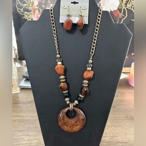 NWT necklace and earrings set